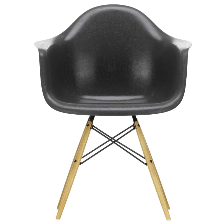 Vitra Eames DAW Fiberglass chair yellowish maple