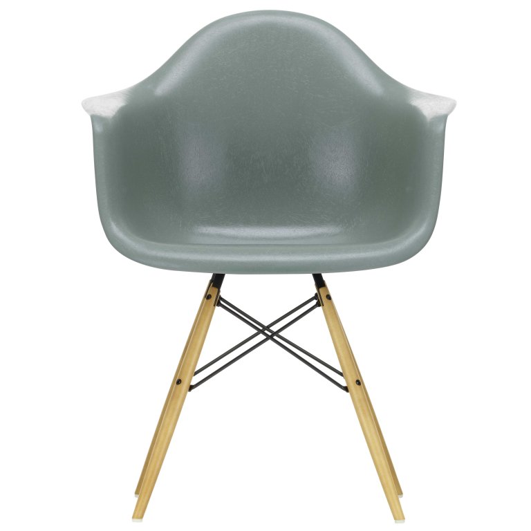 Vitra Eames DAW Fiberglass chair yellowish maple