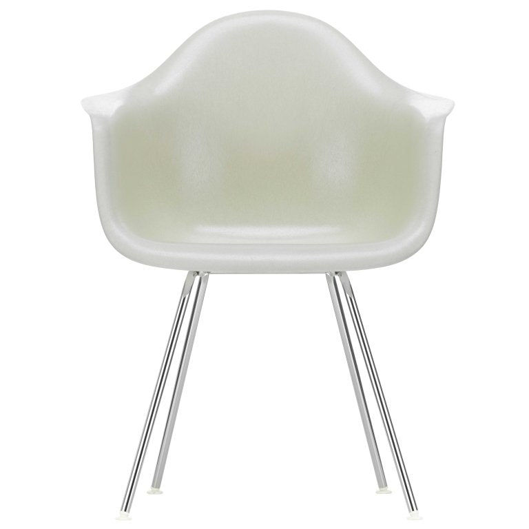 Vitra Eames DAX Fiberglass chair chrome