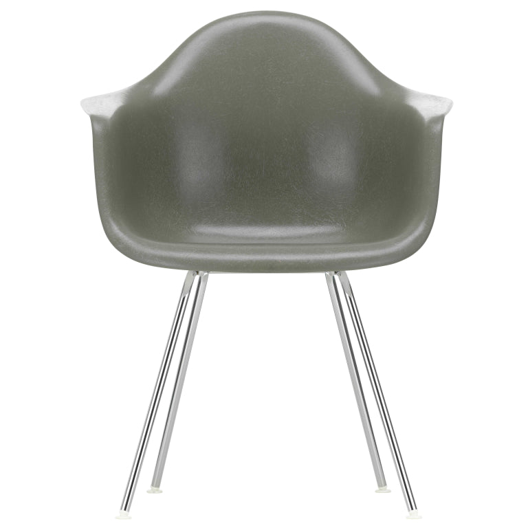 Vitra Eames DAX Fiberglass chair chrome