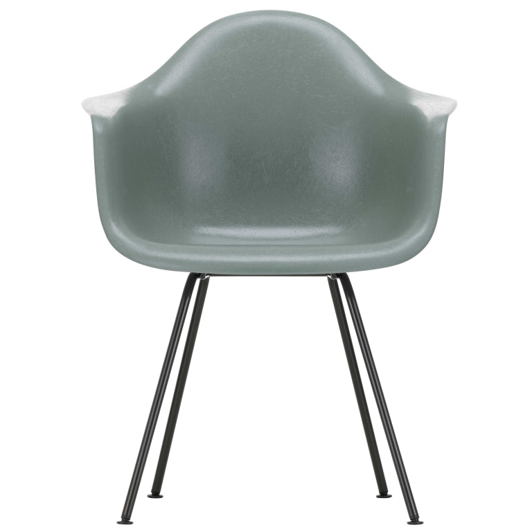 Vitra Eames DAX Fiberglass chair black
