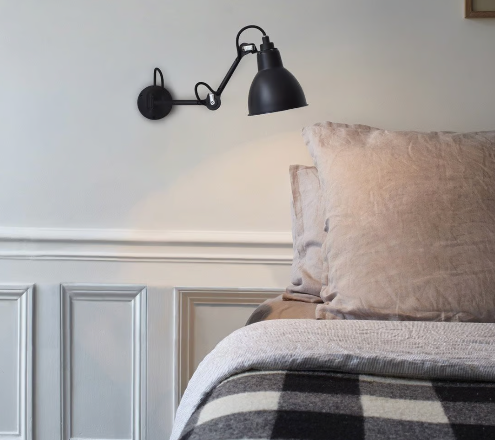 DCW édition N°204 Wall Lamp