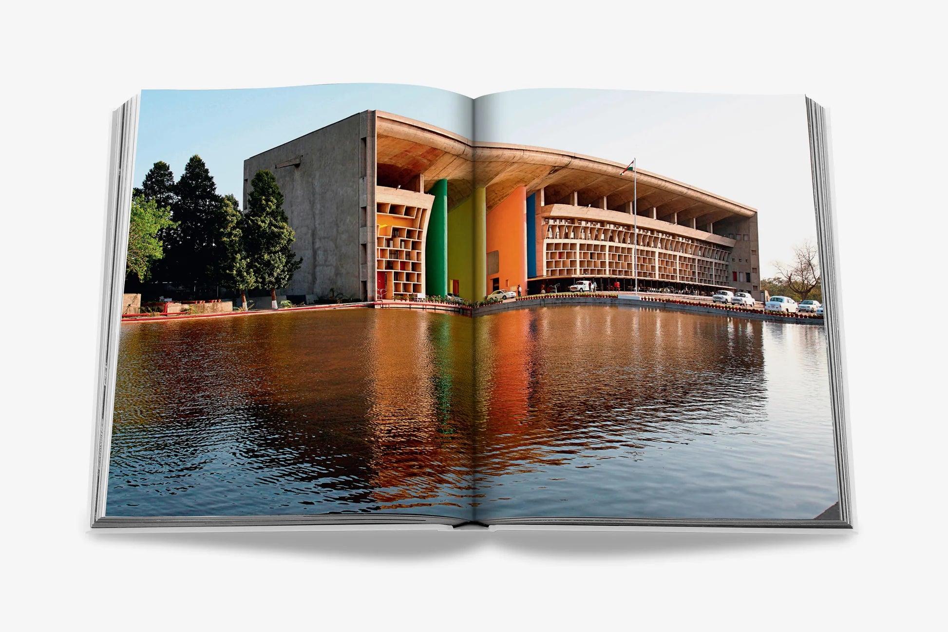 ASSOULINE Catalogue Raisonné du Mobilier: Jeanneret Chandigarh