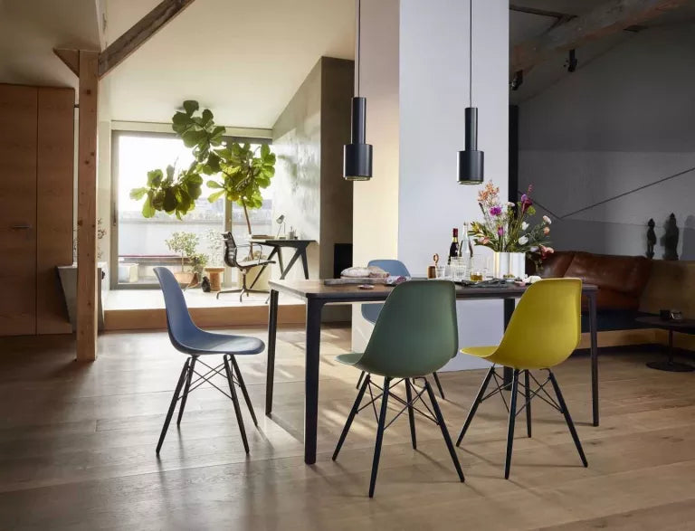 Vitra Eames DSX stol sort pulverlakeret base