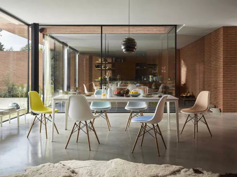 Vitra Eames DSX stol sort pulverlakeret base
