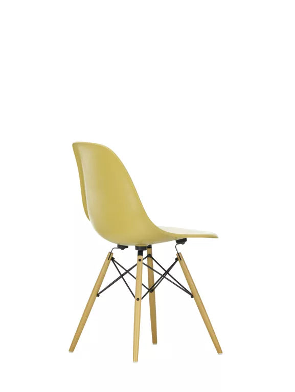 Vitra Eames DSW Fiberglass chair yellowish maple