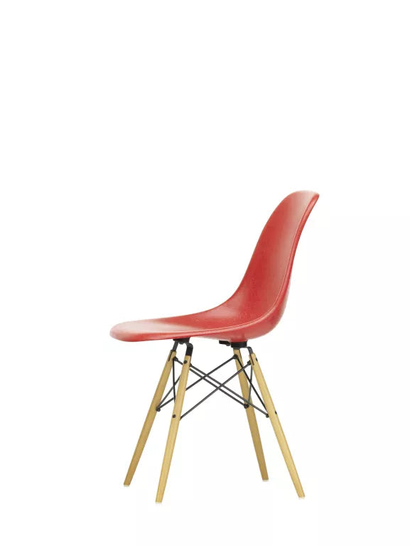 Vitra Eames DSW Fiberglass chair yellowish maple