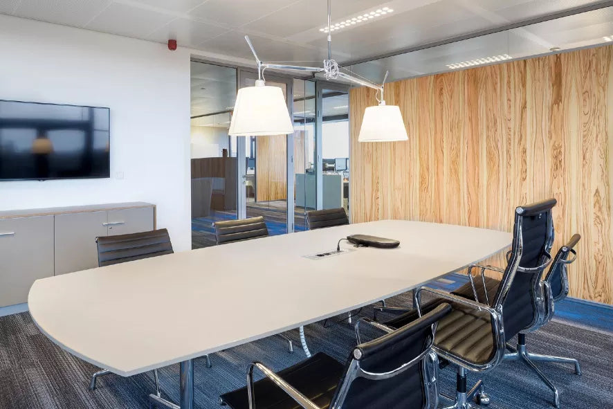 Vitra EA 119 Hopsak kontorstol sort, poleret stel