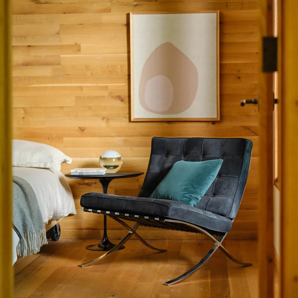 Knoll Saarinen Oval Bijzettafel Black