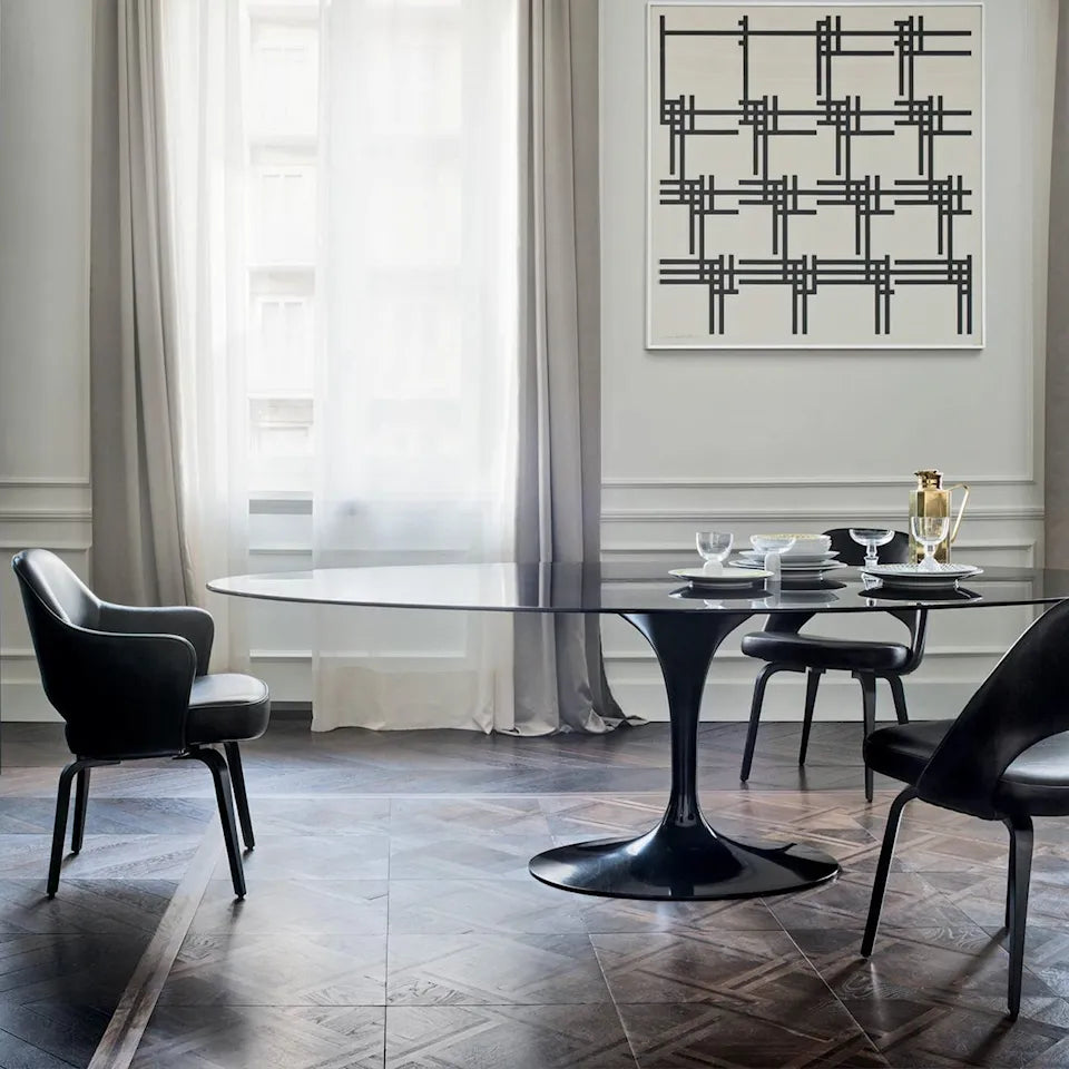 Knoll Saarinen Oval eettafel 198 cm Black