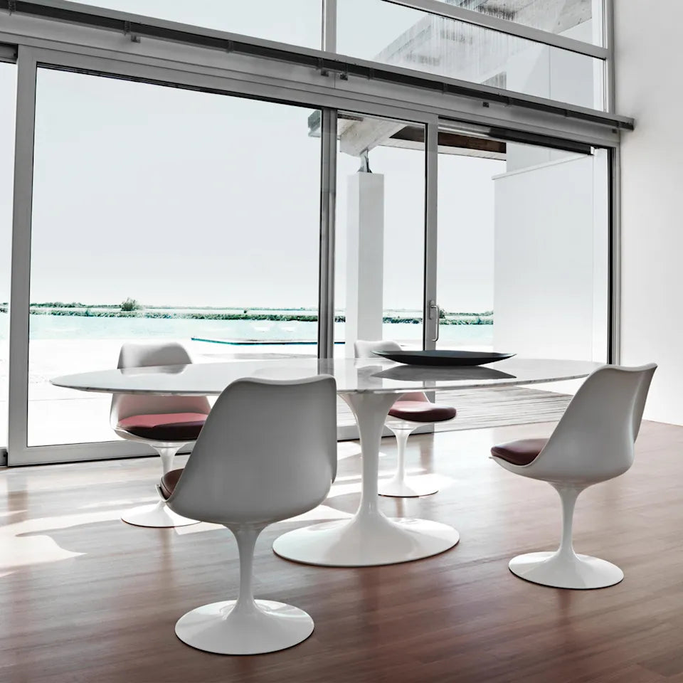 Knoll Saarinen Oval eettafel 244 cm White