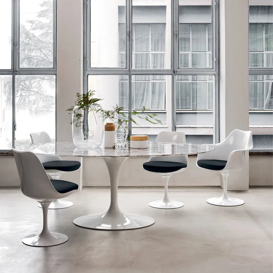 Knoll Saarinen Tulip chair Black