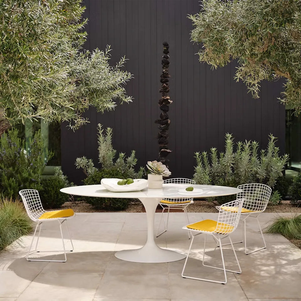 Knoll Saarinen Oval eettafel voor buiten