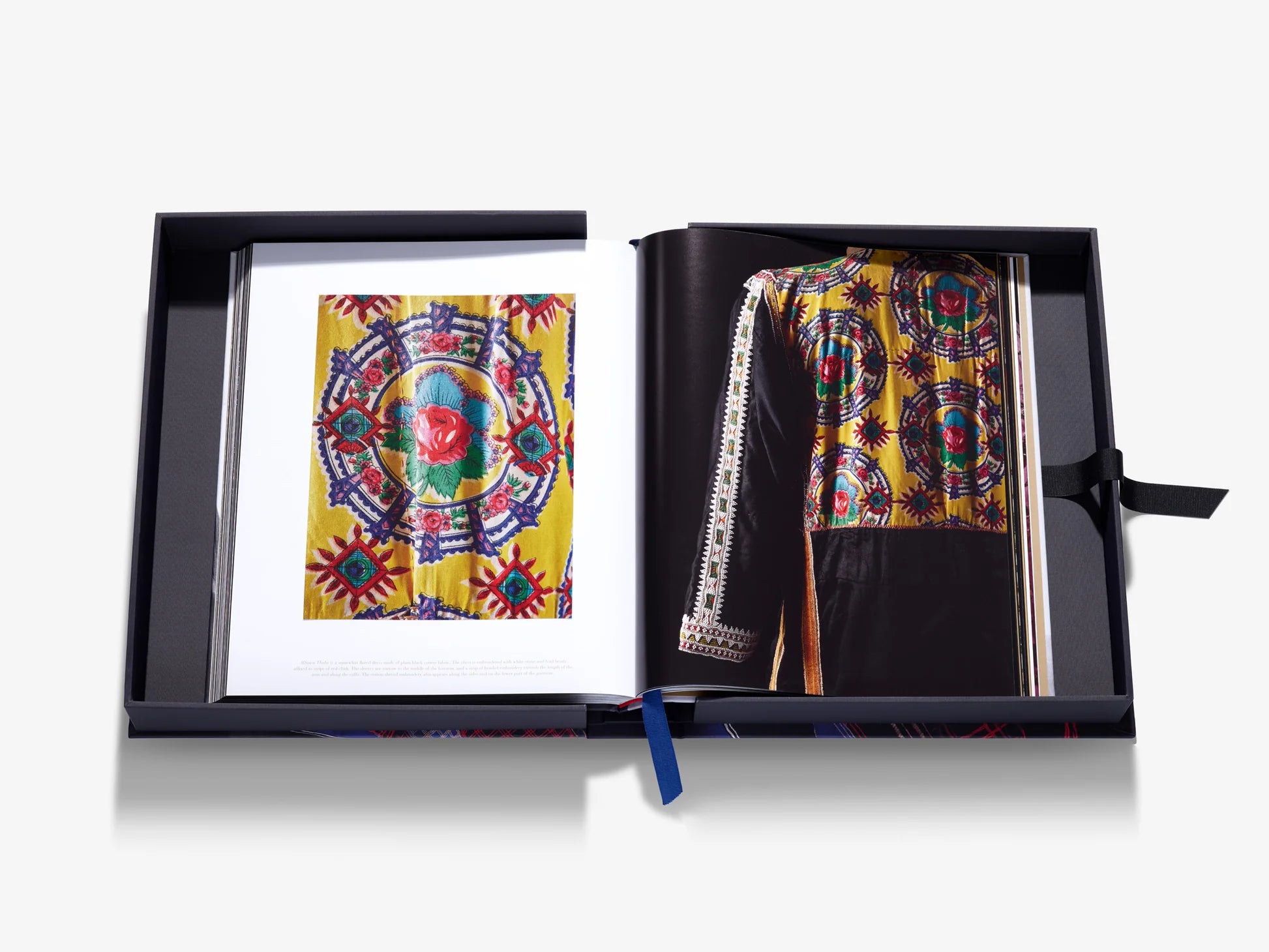 ASSOULINE Costumes of Saudi Arabia: A Heritage of Fashion