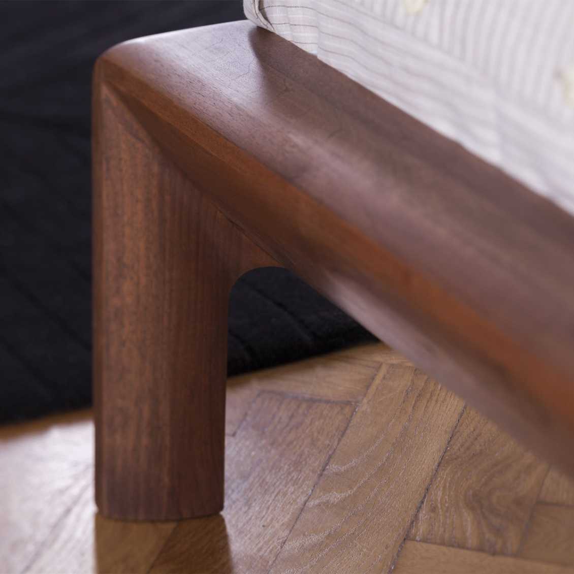 Artisan Invito bed