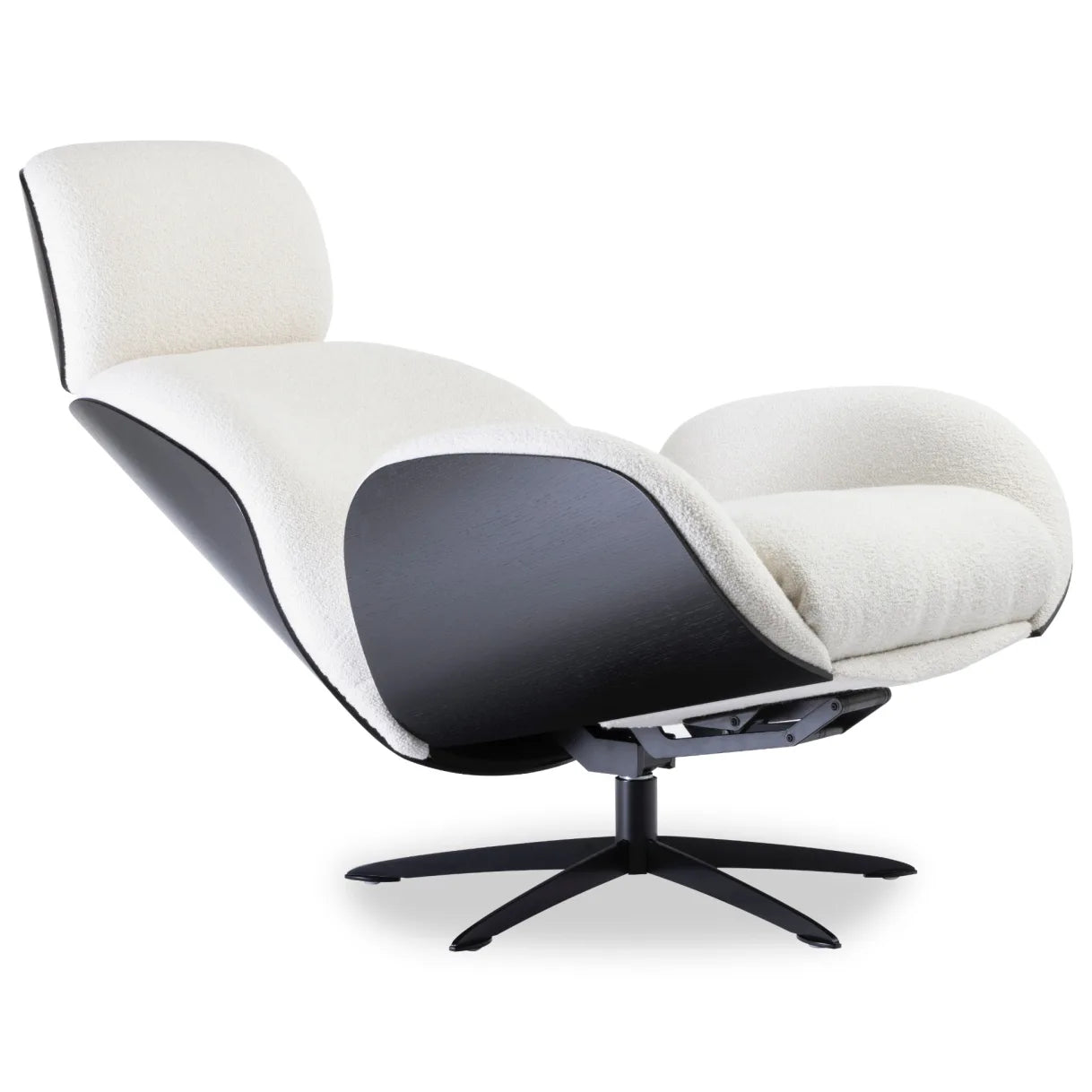 IPdesign Trinity armchair with footrest