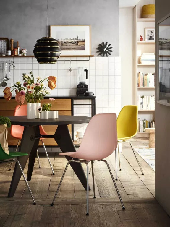 Vitra Eames DSX stol sort pulverlakeret base