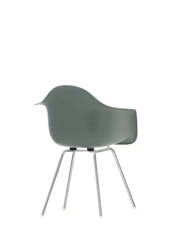 Vitra Eames DAX Fiberglass chair chrome