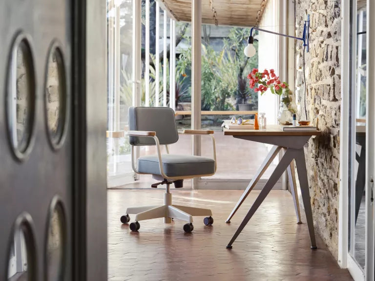 Vitra Armchair Direction Pivotant office chair